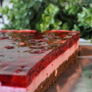 ptasie-mleczko-z-malinami